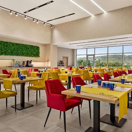Ramada By Wyndham Targu Jiu Hotel Kültér fotó