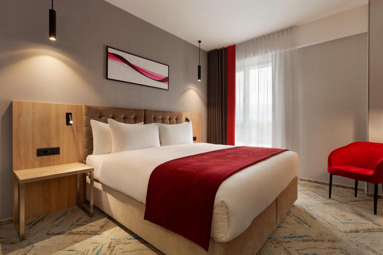 Ramada By Wyndham Targu Jiu Hotel Kültér fotó